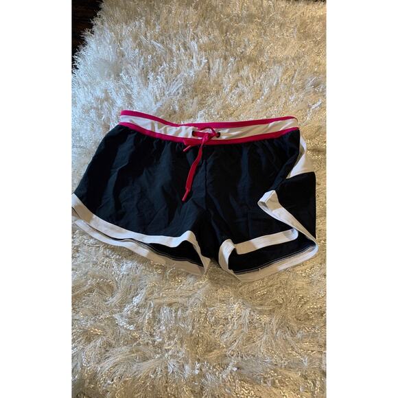 Fabletics RIHO Shorts NWT sz M - Picture 5 of 5